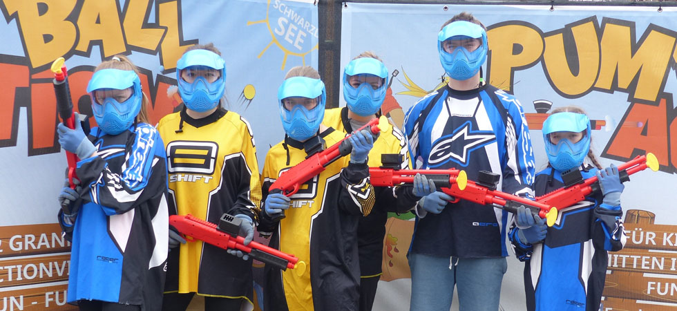 Kinder, Action Graz, Schwarzl, Schwarzlsee, Geburtstag Geschenk, Geburtstag Kind, SFZ Schwarzl, SFZ Unterpremstätten, Schwarzlteich Graz, Steiermark Schwarzlsee, Erlebnis, Paintball Graz, Paintball spielen, Action in der Nähe, Gotcha spielen, Gotcha Spiel